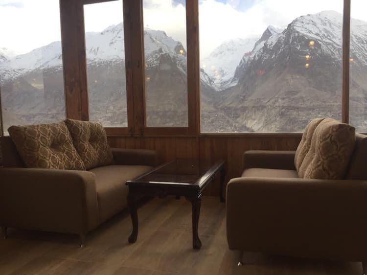 Embassy Villa Suites Karimabad  エクステリア 写真
