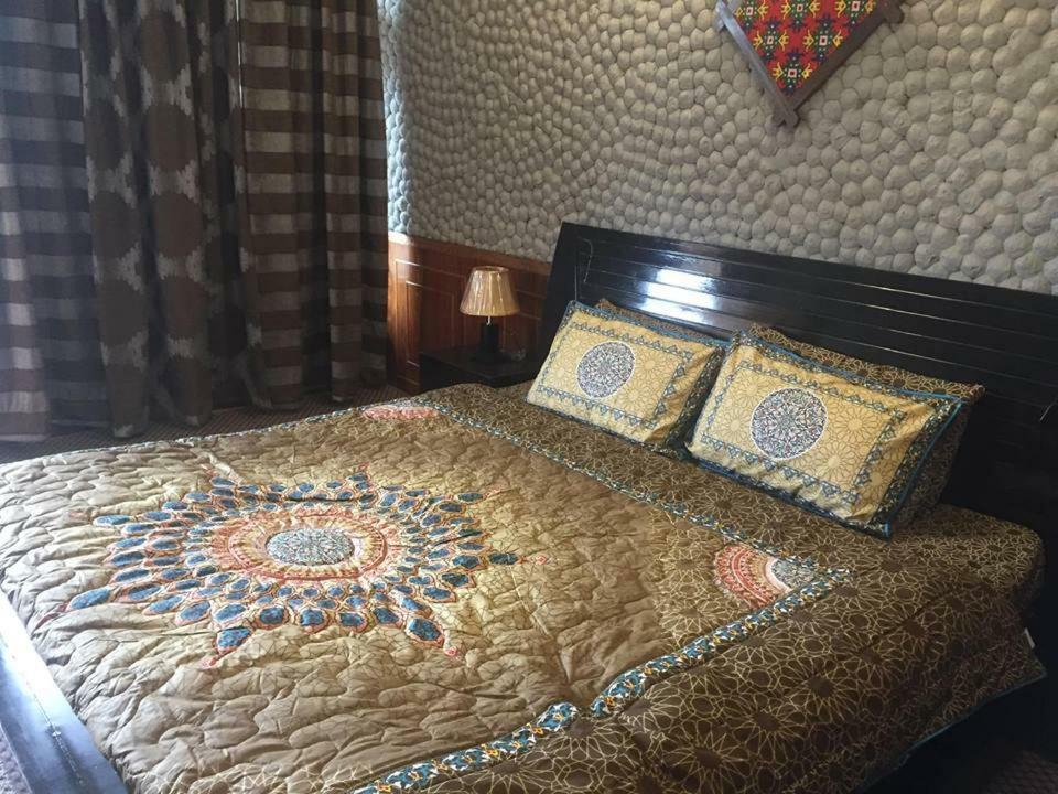 Embassy Villa Suites Karimabad  エクステリア 写真