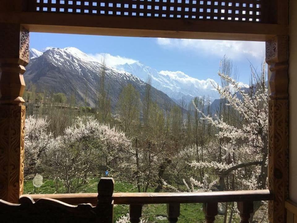 Embassy Villa Suites Karimabad  エクステリア 写真
